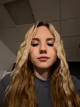 Sky_Cutie from StripChat