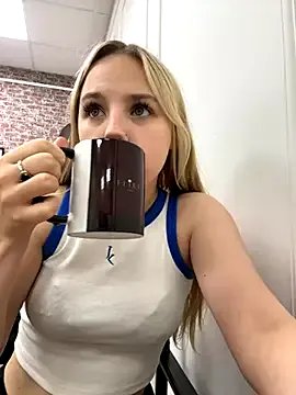 Sky_Cutie from StripChat