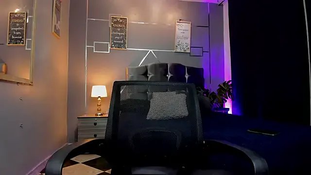 sky_jules from StripChat