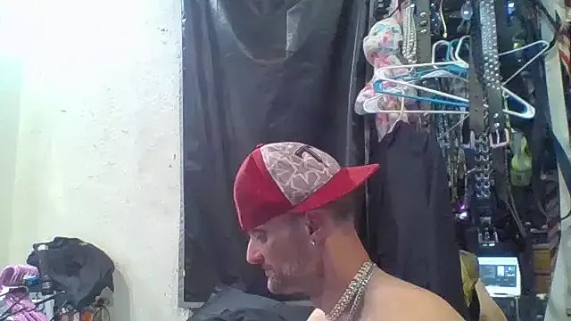 slinginbigD from StripChat