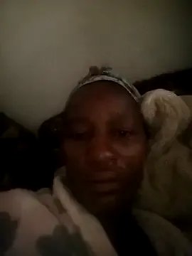 sluttylaura21 from StripChat