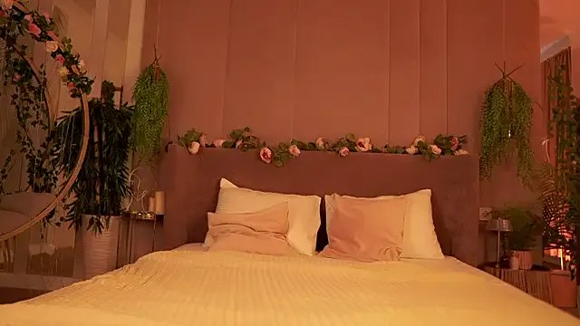 Smiley_Mia from StripChat