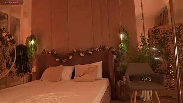 Smiley_Mia from StripChat