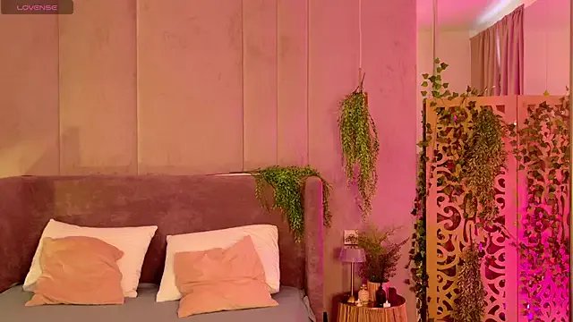 Smiley_Mia from StripChat