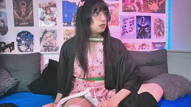 snowblack_ from StripChat