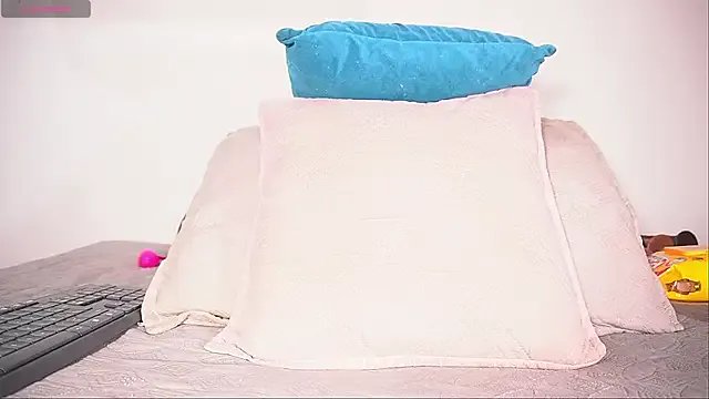 sofi_decker from StripChat