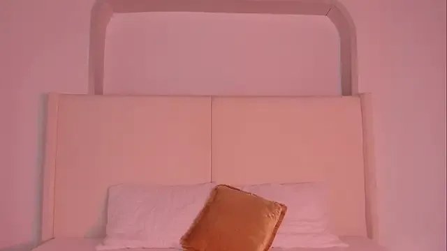 Sofi_glow from StripChat