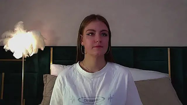 SofiaSarvain from StripChat