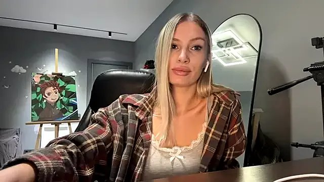  SoftnessMila chat room