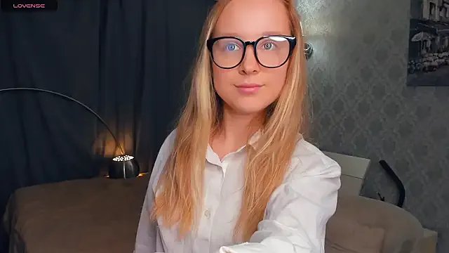 SoonMoor from StripChat