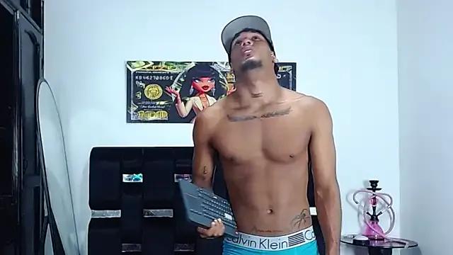 straight_latin from StripChat is Freechat