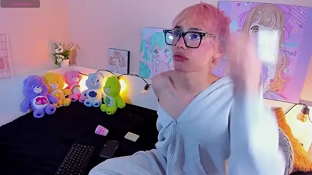 Strawberry_Kitty_ from StripChat