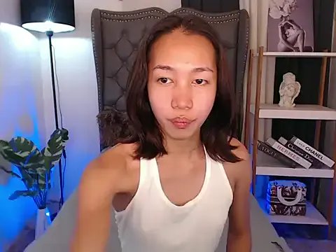 Sweet_kittyxx from StripChat