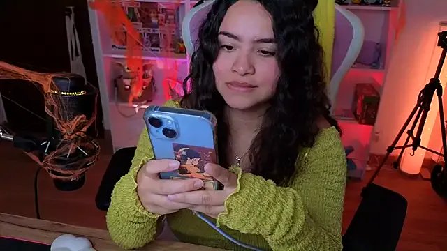 Sweet_sully__ from StripChat