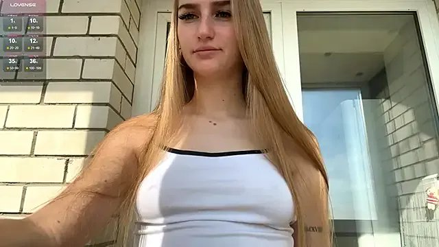 SweetJinny88 from StripChat