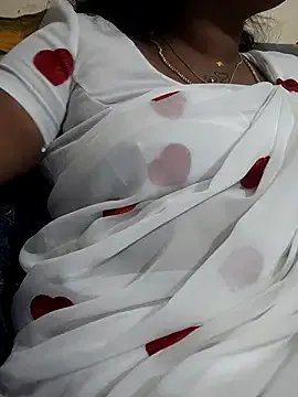 sweetqueen143 from StripChat