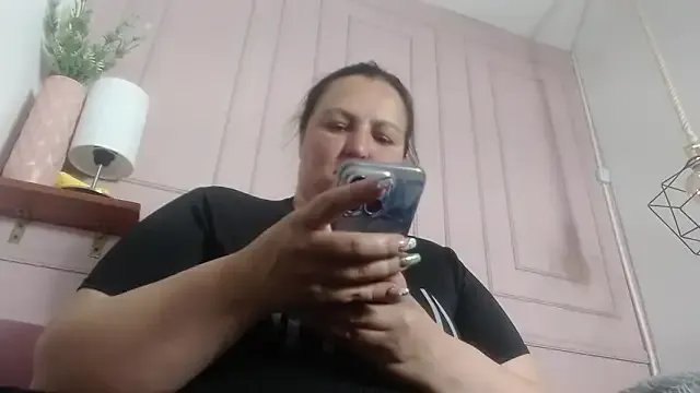 SweetRouse__ from StripChat