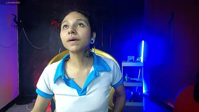 Sweettpleasure from StripChat