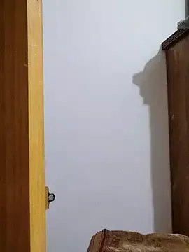 Tanha18 from StripChat