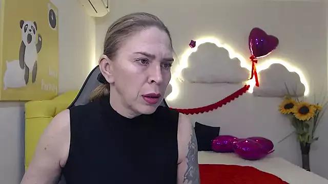 TessaDaybreak from StripChat