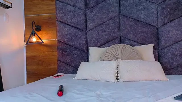  THALIAGRAY__ chat room