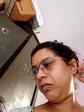 thanusi_2 from StripChat