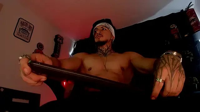 the_beast_master_ from StripChat