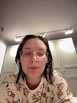 The_Snowwhitee from StripChat