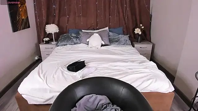 toooyour from StripChat