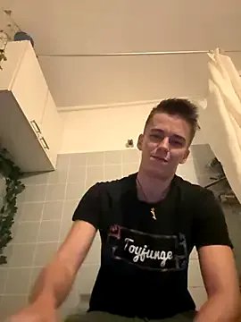 Toyjungee from StripChat