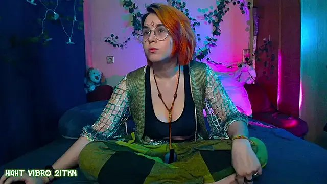 TrickyKitsune from StripChat