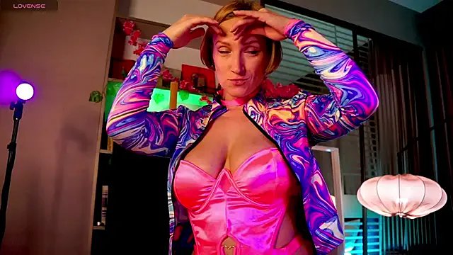 UmaTruewoman from StripChat