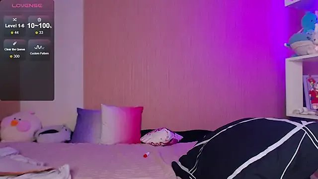 ur_kitty__ from StripChat