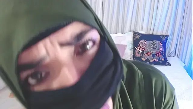 Uzra_hayed from StripChat