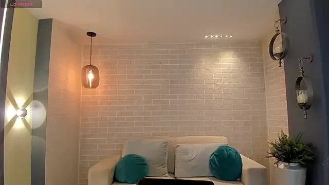 ValeriaRiveraX from StripChat