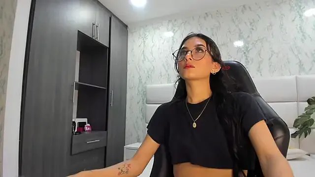 ValerySkinnyy from StripChat