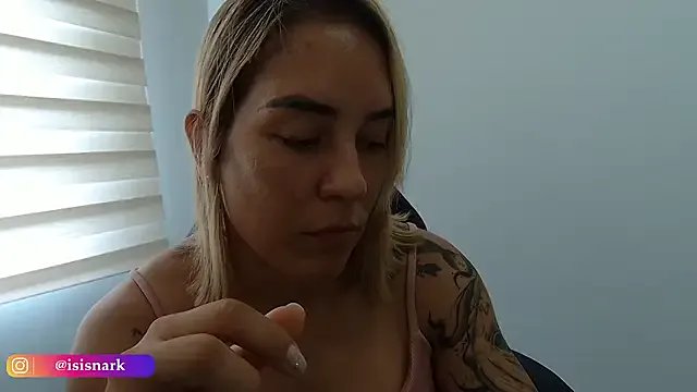 ValkyriaRose from StripChat