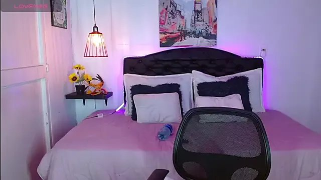 vaness_weet from StripChat