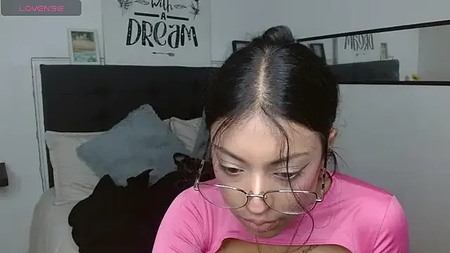 vaness_weet from StripChat