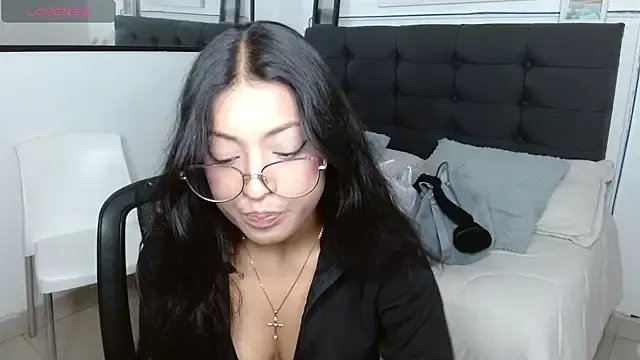 vaness_weet from StripChat