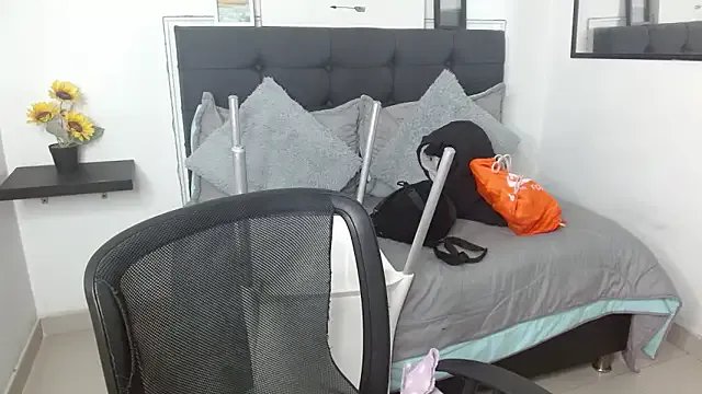 vaness_weet from StripChat