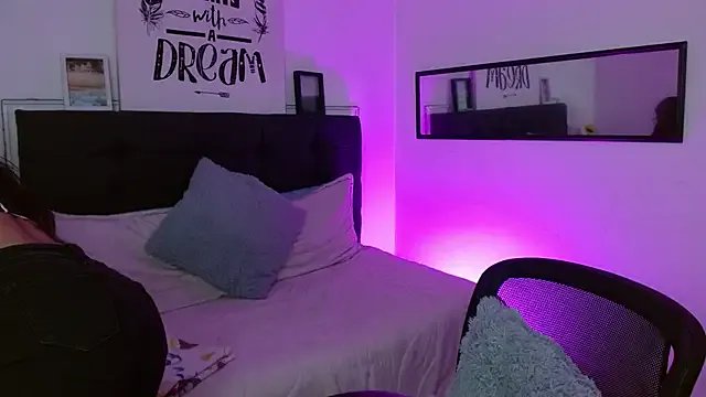 vaness_weet from StripChat