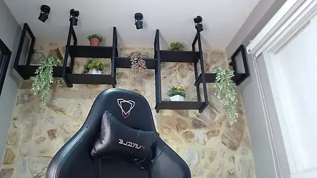 VenusBlazer from StripChat