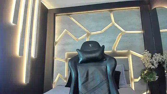 VenusBlazer from StripChat