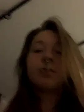 VesnaCrystal from StripChat