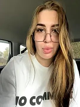 VikiDemini from StripChat