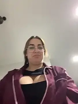 VikiDemini from StripChat