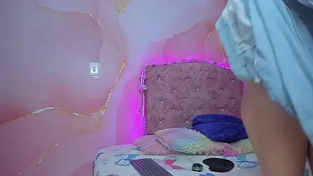 violet_taylor_ from StripChat