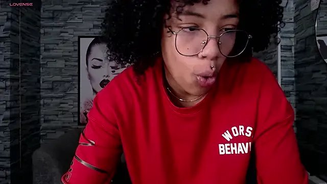 Violeth_b from StripChat