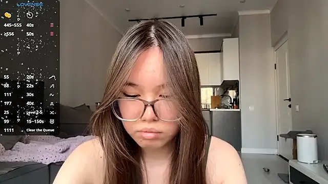 Wow_Akemi from StripChat